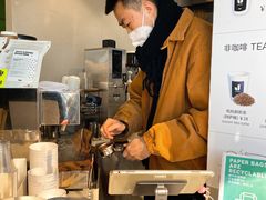 咖啡师小哥哥-卖呆儿咖啡(望京店)