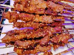 烤羊肉串-火枪手串吧·鹤岗小串涮肚(亦庄店)