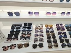 -J-Optical佳视明眼镜·蔡司视觉(青岛金茂览秀城店)