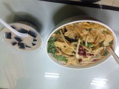 iphone_upload_pic-丽丽三鲜螺蛳粉(田林路店)