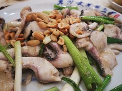 果仁炒生鱼片-禄源公·老莞诚饭店