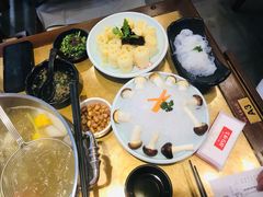 -左庭右院鲜牛肉火锅(金山万达店)
