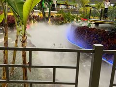 -茅草房·河畔园林火锅