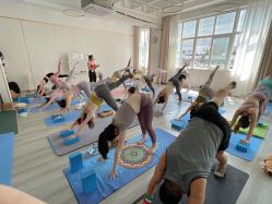 -亚太瑜伽普拉提学院