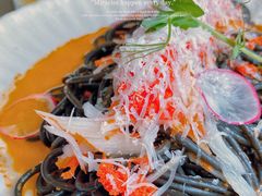 阿拉斯加蟹肉配海胆酱墨鱼汁意面-CHILLAX轻乐时(侨建·Hi City店)