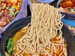 -爆炸头阿姨小四川正宗川味小吃(无任何分店)