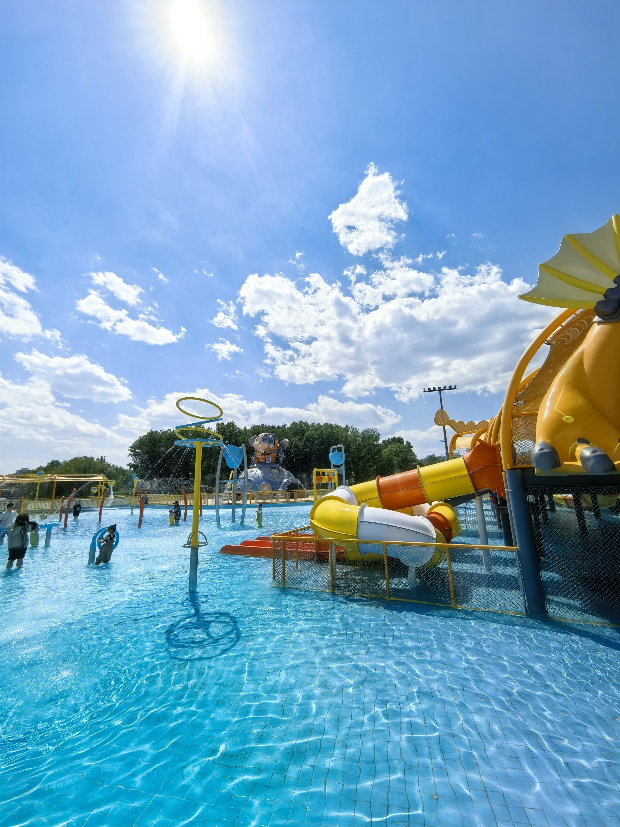 带上娃冲进22°c的蓝色星球,解锁玩水天花板