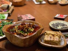 -老滇山寨•云南特色菜•地方菜•民族风情歌舞表演(金碧店)