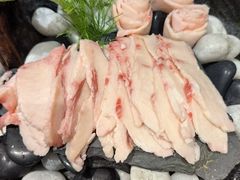 胸口油-红鼎豆捞·非遗鲍皇汤火锅(宝丰路店)