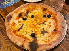 罗马风小咸鱼披萨-La Tavernetta(Bar à Vin)(乌鲁木齐路店)