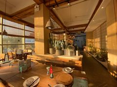 -蜜桃餐厅·伴山(湖滨商业街店)