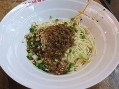 招牌老成都担担面-钟方模白家肥肠粉(春熙店)