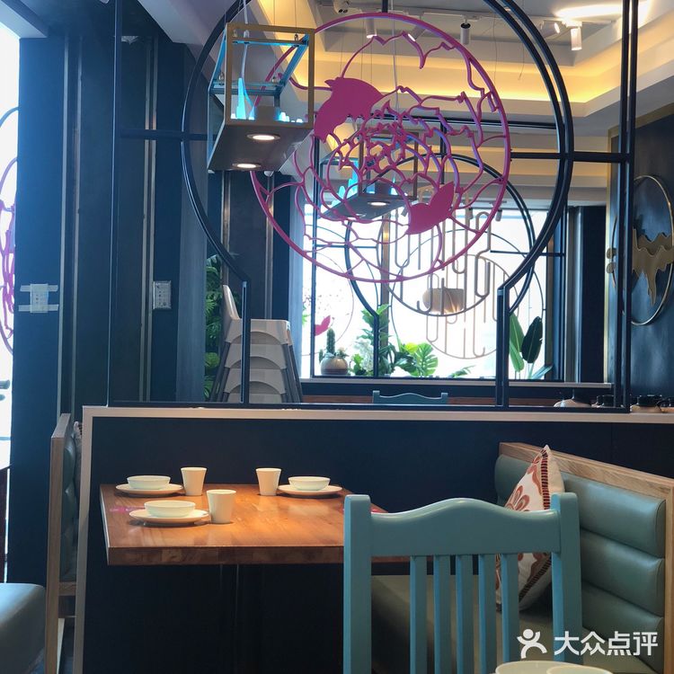 个人特别喜欢这个藕，脆脆的，带点辣，特别下饭