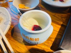 -老牌坊云南鱼豆花火锅(爱建店)