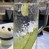 东西也很好吃，最爱的是蒜香排骨，超级超级好吃！