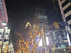 -URBAN REVIVO(上海淮海路大上海时代广场店)