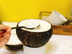 -志龙皇冠吃货椰子铺