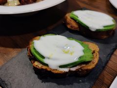 牛油果烤面包配酸奶-1861意大利餐厅(文化广场店)