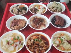 -蓝田九大碗民俗食府(蓝田店)