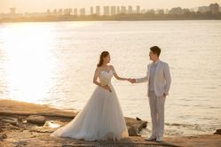 -雪中彩影婚纱摄影·微光艺术中心