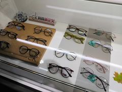 -提一眼镜·蔡司·依视路(小寨店)