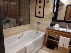 -海创大连科技交流中心(海事大学地铁站店)