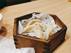 鲜肉烫面蒸饺-宏状元现熬粥·京味菜(黄寺大街店)