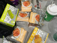 -沪上阿姨·臻选茶饮(上海环球港店)