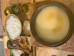 蒙自过桥米线-麦麦山云南菜(复地活力城店)