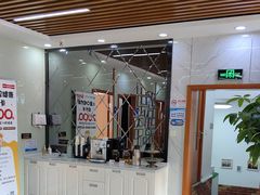 -茂菊口腔连锁(浦东南路店)