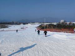 -华彬猛犸滑雪场