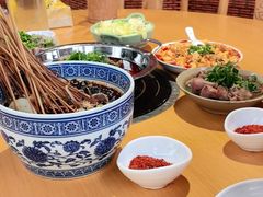 -大众跷脚牛肉馆·非遗传承单位(峨眉山店)