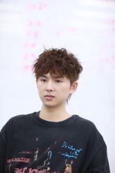 -首脑美发沙龙