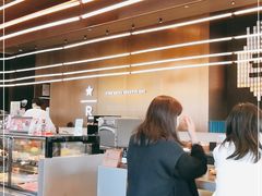 -星巴克臻选(上海虹桥新天地三店)