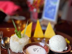 甜糯米团配泰国芒果-红泰·泰精选·特色料理(中山路店)