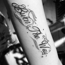 -木子·纹身店TATTOO穿孔·洗纹身