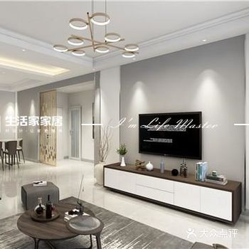 客厅与阳台连一起，使增大视觉空间，落地窗进来的光线