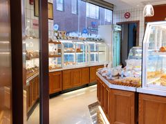 面包甜点陈列柜-老大昌(淮海中路店)