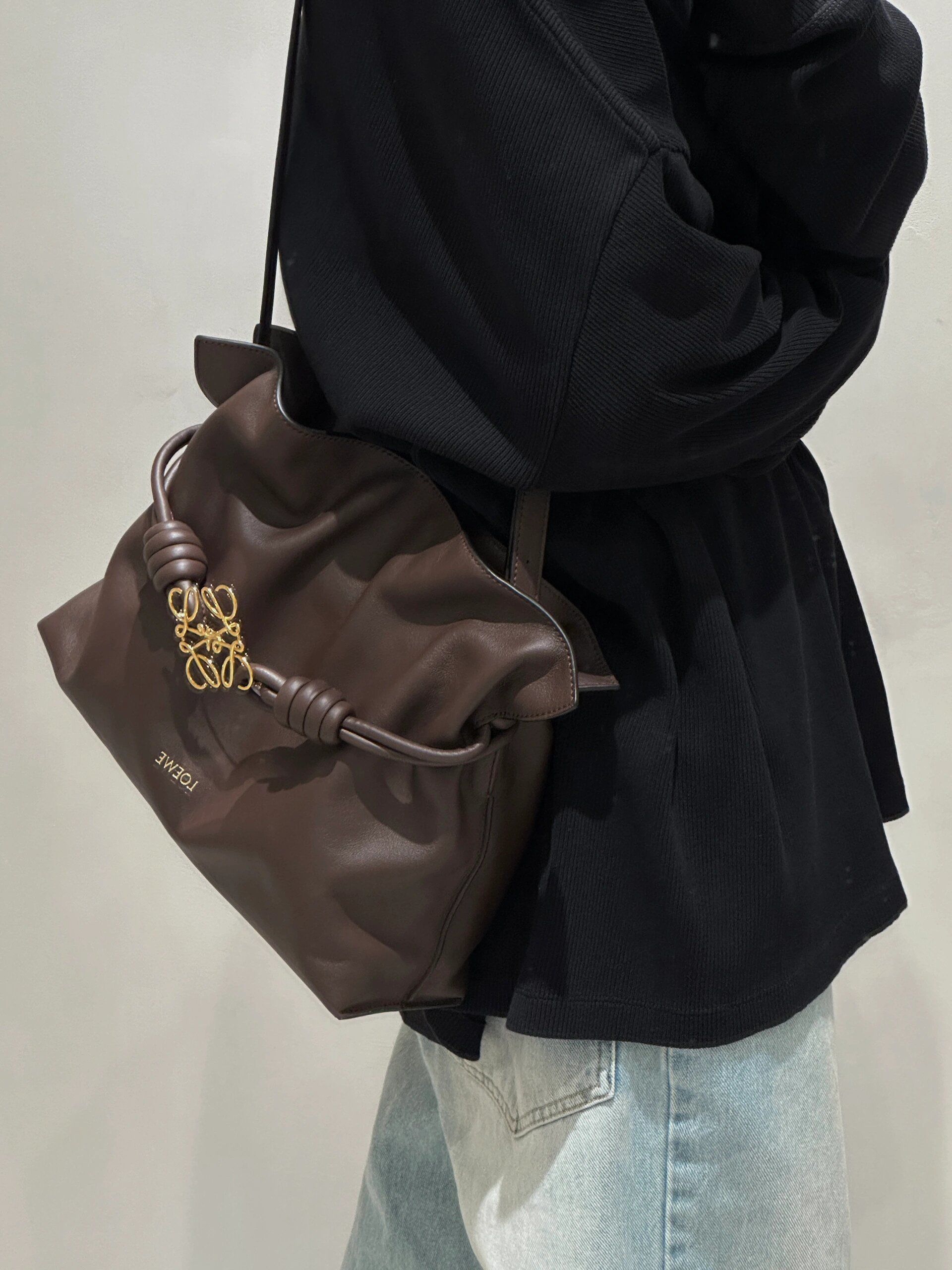 巧克力烫金loewe包包95超帅超想啃一口?