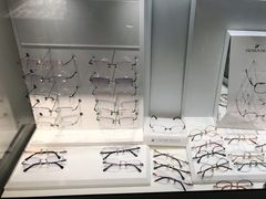 -宏宇眼镜蔡司依视路折扣店(兆佳眼镜城店)