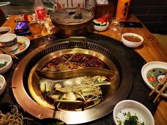 -沸炉重庆老火锅(军事博物馆店)