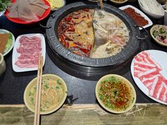 -宽板凳老灶火锅(台湾街店)