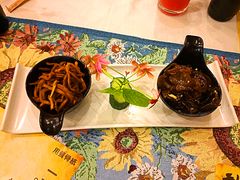-刘姐啤酒鱼民族演艺餐厅(西街总店)