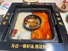 -老牌坊云南鱼豆花火锅(哈西万达店)