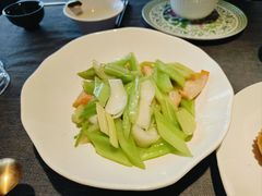 黄耳百合炒西芹-南里山房·新淮扬菜(徐汇万科店)