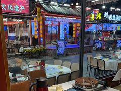 -刘姐啤酒鱼民族演艺餐厅(西街总店)