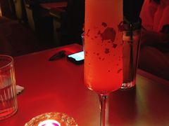 -饮湖威士忌鸡尾酒吧