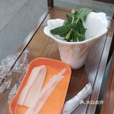 入口即化，尤其是肥瘦相间的部位，鲜美无比羊肉非常新鲜