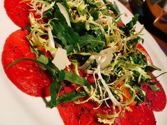 腌制生牛肉片配帕尔马芝士-牛排家(北京王府井澳门中心店)