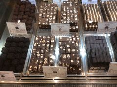 -VENCHI 闻绮(北京国贸商城店)